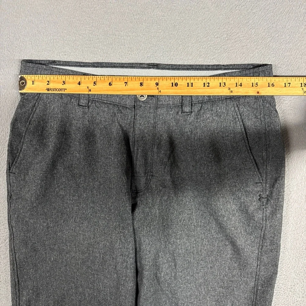 Under Armour Shorts Mens 34 (Fits 32) Grey Match Play Heatgear Loose Fit Vented